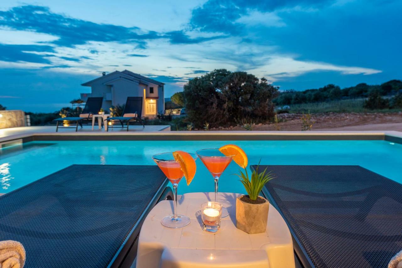 Adris 2 Luxury Modern Apartment With A Pool Novaglia Esterno foto